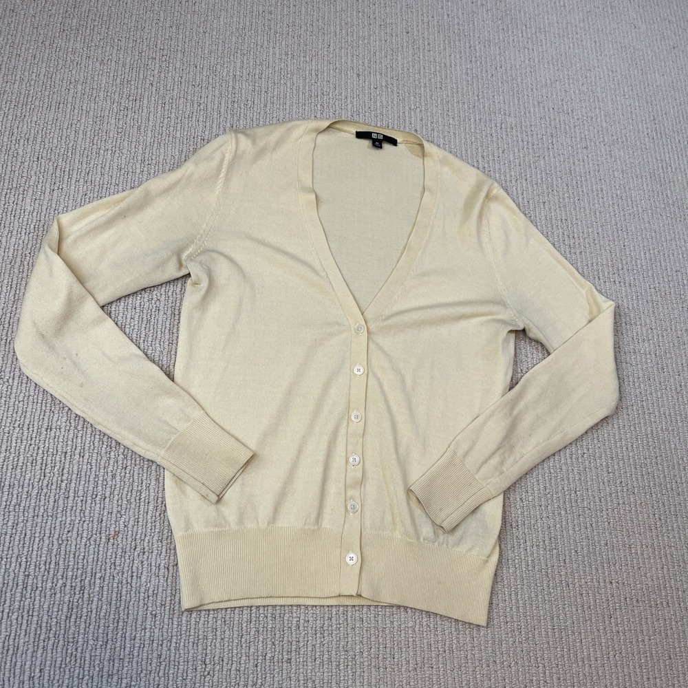 Uniqlo Women's XS Extra Fine Merino Wool V-Neck Cardigan Butter Yellow
